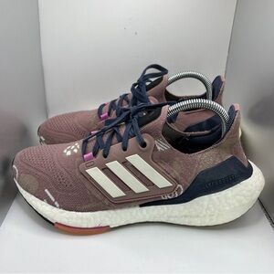 Women’s Adidas Ultraboost 22 Sneakers Size 8
